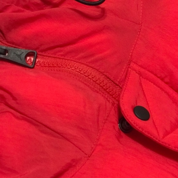 Jumpman Retro Men's Red Puffer Jacket🔥 - Picture 7 of 13
